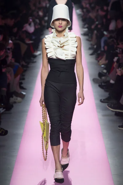 Look 10